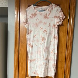 Old Navy Blush and Cream Tie-Dye Dress